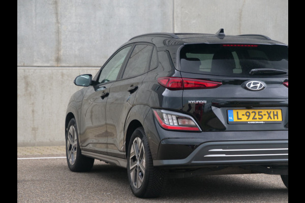 Hyundai Kona EV Premium Sky 64 kWh | schuifdak | leder | krell sound | slechts 36.000km..