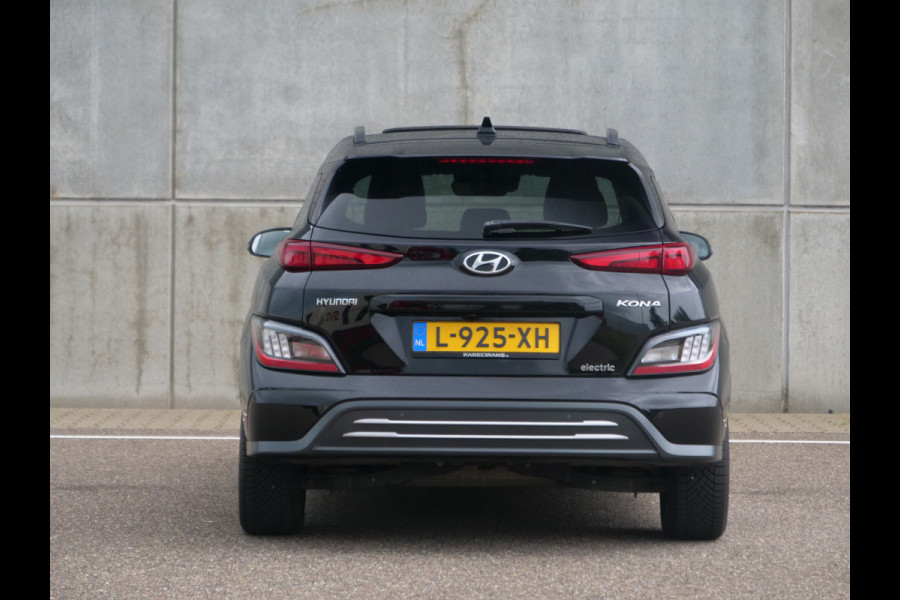 Hyundai Kona EV Premium Sky 64 kWh | schuifdak | leder | krell sound | slechts 36.000km..