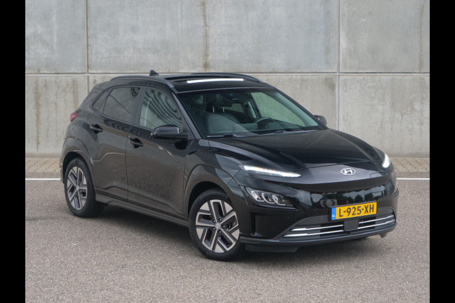 Hyundai Kona EV Premium Sky 64 kWh | schuifdak | leder | krell sound | slechts 36.000km..
