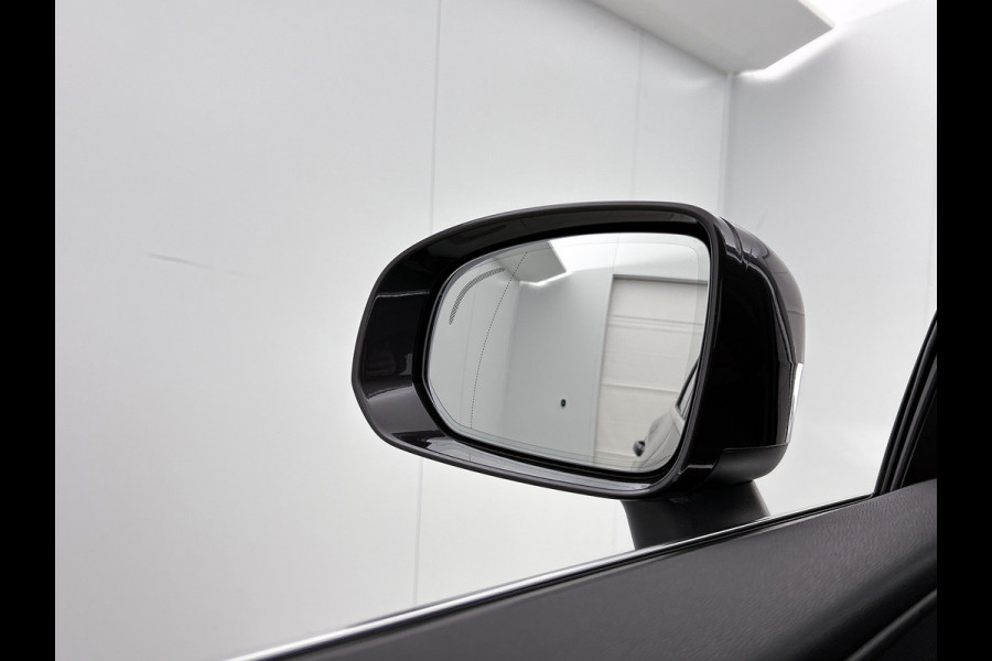 Volvo XC60 2.0 T6 Plug-in LongRange SOH 100% / AWD Plus Bright / Panoramadak / Pdc+Camera / NL.Auto / Stoel-Stuurverwarming / Apk 02-2027