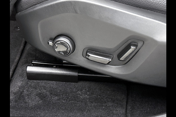 Volvo XC60 2.0 T6 Plug-in LongRange SOH 100% / AWD Plus Bright / Panoramadak / Pdc+Camera / NL.Auto / Stoel-Stuurverwarming / Apk 02-2027