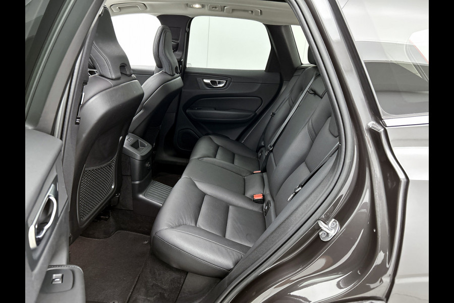 Volvo XC60 2.0 T6 Plug-in LongRange SOH 100% / AWD Plus Bright / Panoramadak / Pdc+Camera / NL.Auto / Stoel-Stuurverwarming / Apk 02-2027