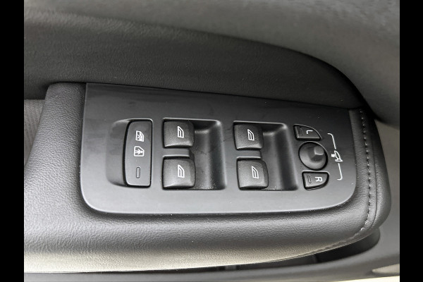 Volvo XC60 2.0 T6 Plug-in LongRange SOH 100% / AWD Plus Bright / Panoramadak / Pdc+Camera / NL.Auto / Stoel-Stuurverwarming / Apk 02-2027