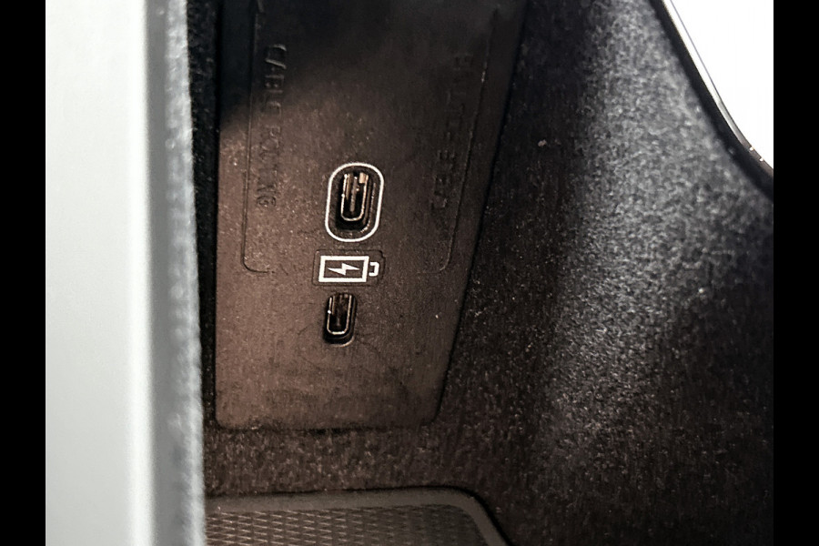Volvo XC60 2.0 T6 Plug-in LongRange SOH 100% / AWD Plus Bright / Panoramadak / Pdc+Camera / NL.Auto / Stoel-Stuurverwarming / Apk 02-2027
