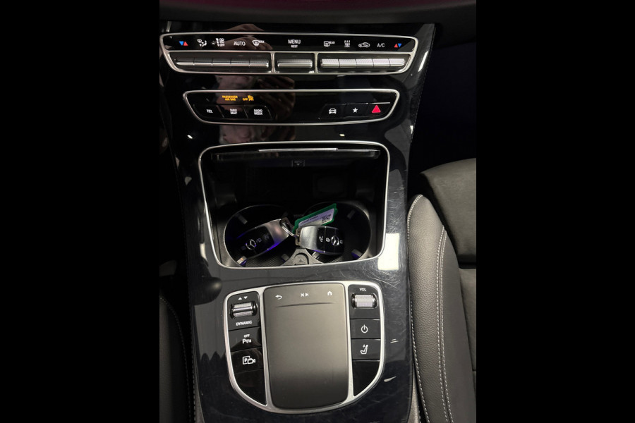 Mercedes-Benz E-Klasse Estate 300 e AMG Line / Panoramadak / Wide screen / Face lift / Trekhaak / Navigatie / Camera