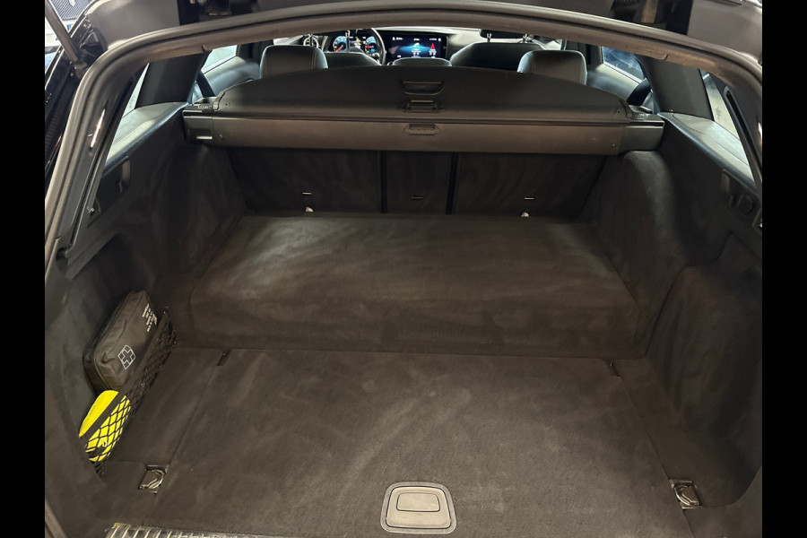 Mercedes-Benz E-Klasse Estate 300 e AMG Line / Panoramadak / Wide screen / Face lift / Trekhaak / Navigatie / Camera