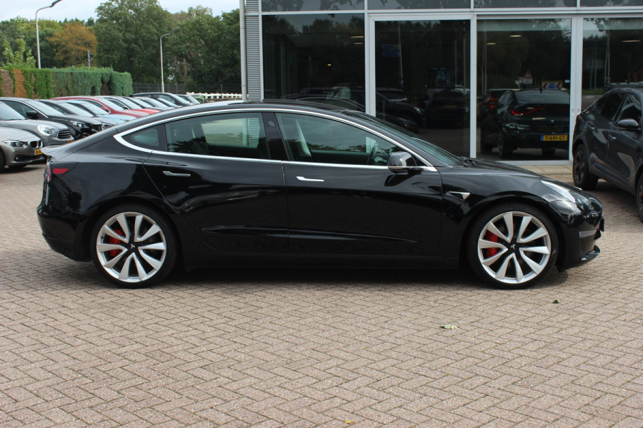 Tesla Model 3 Performance AWD 75 kWh / SoH 85,1% / Autopilot / Panoramadak / Camera / Leder / 20''' Leder / Premium Audio