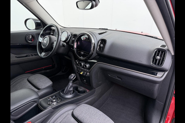 MINI Countryman 1.5 Cooper S E ALL4 VAN:26.900,- VOOR:23.330,- UW HERFSTVOORDEEL:3.570,- RIJKLAARPRIJS INC. 12 MND BOVAG GARANTIE | SPORTSTOELEN | AFN. TREKHAAK | 4X4 | STOELVERWARMING|
