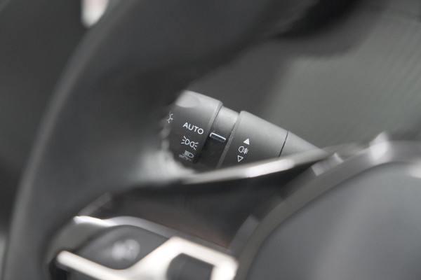 Peugeot 208 PureTech 100 Allure Pack | Parkeersensoren | Apple Carplay | Stoelverwarming