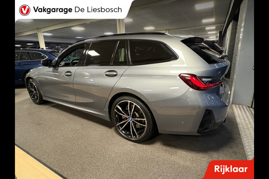 BMW 3 Serie Touring 330e xDrive M-pakket facelift / Panorama-dak / head-up / 360 camera / Harman-Kardon