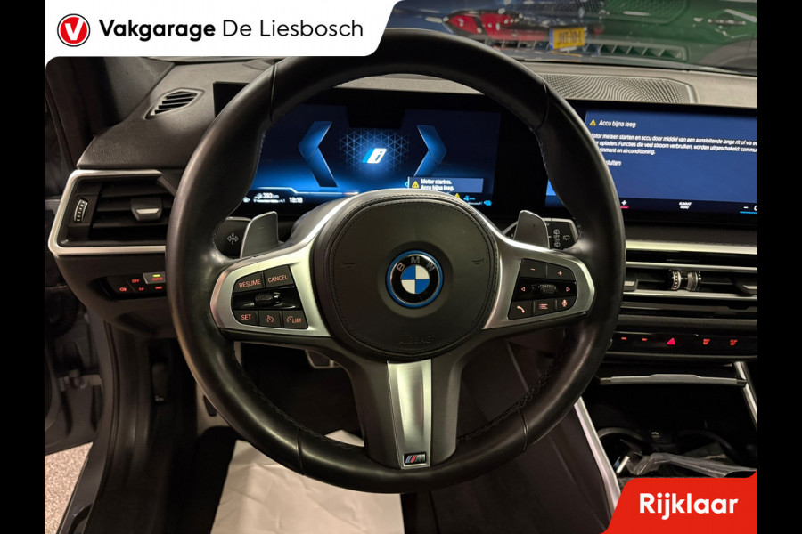 BMW 3 Serie Touring 330e xDrive M-pakket facelift / Panorama-dak / head-up / 360 camera / Harman-Kardon