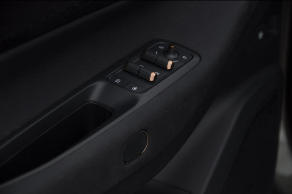 Lynk & Co 08 350PK Automaat More / 200km elektrisch / Stoelventilatie / Massage / Adaptieve cruise control / Panoramadak / Stoelverwarming / Harman Kardon audio / Apple carplay / Parkeersensoren met 360 camera / Elektrische stoelen / BLIS