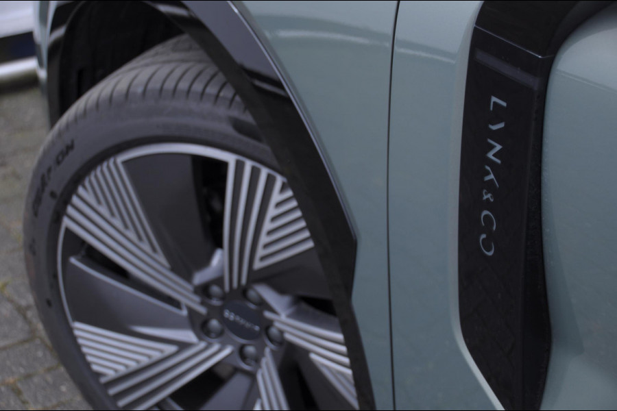 Lynk & Co 08 350PK Automaat More / 200km elektrisch / Stoelventilatie / Massage / Adaptieve cruise control / Panoramadak / Stoelverwarming / Harman Kardon audio / Apple carplay / Parkeersensoren met 360 camera / Elektrische stoelen / BLIS