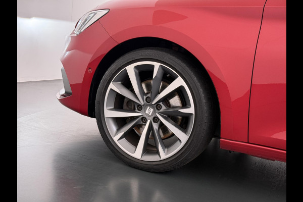 Seat Leon 1.5 eTSI FR VAN:22.900,- VOOR:19.877,- UW HERFSTVOORDEEL:3.023,- 150PK | STOEL + STUURVERWARMING |ACHTERUIT RIJ CAMERA | KEYLESS | DODEHOEK | APPLECARPLAY\AINDROID AUTO | TREKHAAK | RIJKLAAR GELEVERD MET 12 MND BOVAG GARANTIE | ADAP. CRUISE |