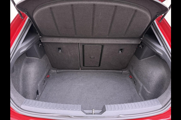 Seat Leon 1.5 eTSI FR VAN:22.900,- VOOR:19.877,- UW HERFSTVOORDEEL:3.023,- 150PK | STOEL + STUURVERWARMING |ACHTERUIT RIJ CAMERA | KEYLESS | DODEHOEK | APPLECARPLAY\AINDROID AUTO | TREKHAAK | RIJKLAAR GELEVERD MET 12 MND BOVAG GARANTIE | ADAP. CRUISE |