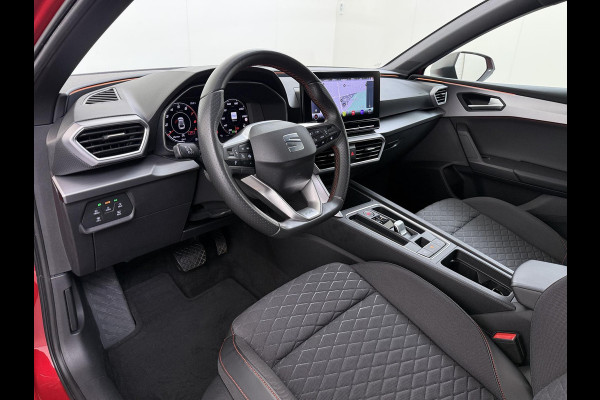 Seat Leon 1.5 eTSI FR VAN:22.900,- VOOR:19.877,- UW HERFSTVOORDEEL:3.023,- 150PK | STOEL + STUURVERWARMING |ACHTERUIT RIJ CAMERA | KEYLESS | DODEHOEK | APPLECARPLAY\AINDROID AUTO | TREKHAAK | RIJKLAAR GELEVERD MET 12 MND BOVAG GARANTIE | ADAP. CRUISE |