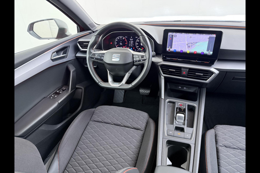 Seat Leon 1.5 eTSI FR VAN:22.900,- VOOR:19.877,- UW HERFSTVOORDEEL:3.023,- 150PK | STOEL + STUURVERWARMING |ACHTERUIT RIJ CAMERA | KEYLESS | DODEHOEK | APPLECARPLAY\AINDROID AUTO | TREKHAAK | RIJKLAAR GELEVERD MET 12 MND BOVAG GARANTIE | ADAP. CRUISE |