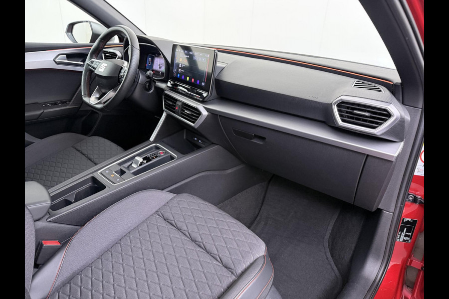 Seat Leon 1.5 eTSI FR VAN:22.900,- VOOR:19.877,- UW HERFSTVOORDEEL:3.023,- 150PK | STOEL + STUURVERWARMING |ACHTERUIT RIJ CAMERA | KEYLESS | DODEHOEK | APPLECARPLAY\AINDROID AUTO | TREKHAAK | RIJKLAAR GELEVERD MET 12 MND BOVAG GARANTIE | ADAP. CRUISE |