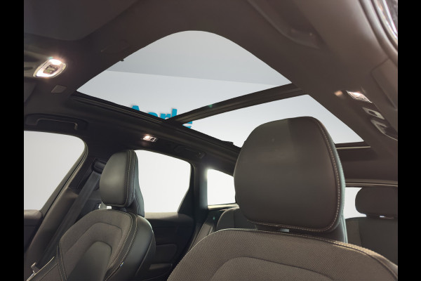 Volvo XC60 T6 Aut. R-Design Trekhaak Stoelverwarming Parkeercamera 340pk