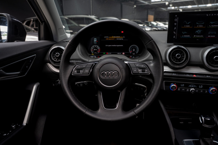 Audi Q2 35 TFSI S-Line Panodak Virtual Camera Leder Navi ACC Climate LM velgen PDC