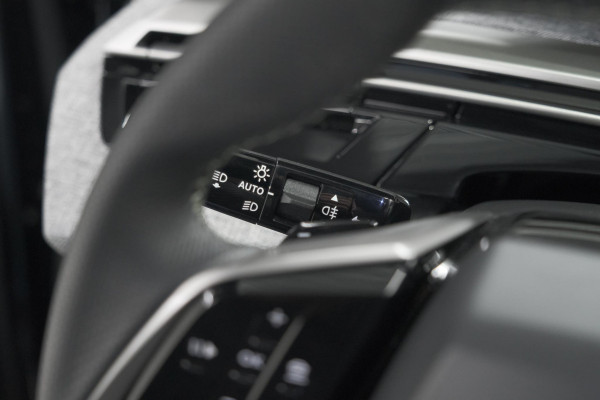 Peugeot 3008 1.2 Hybrid 136 GT | Adaptieve Cruise Control | Camera | Elektrische Kofferklep | Apple Carplay
