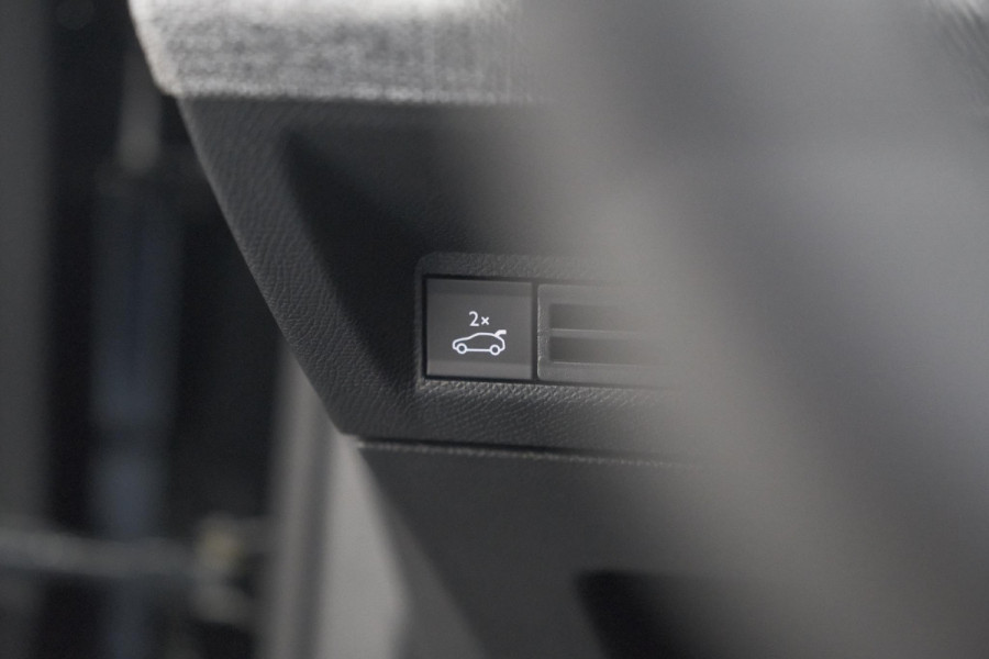 Peugeot 3008 1.2 Hybrid 136 GT | Adaptieve Cruise Control | Camera | Elektrische Kofferklep | Apple Carplay