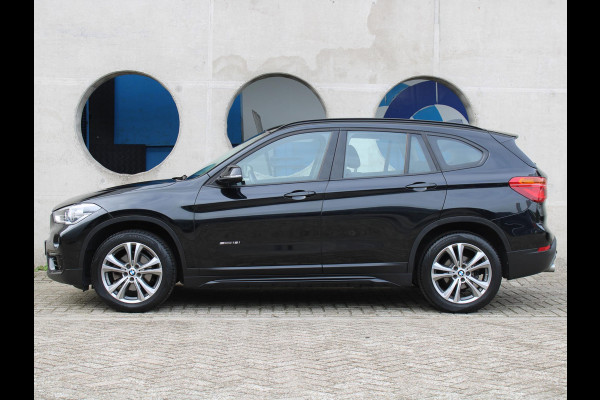 BMW X1 sDrive18i Executive | TREKHAAK| ACHTERUITRIJCAMERA | 12 MAANDEN BOVAG GARANTIE |