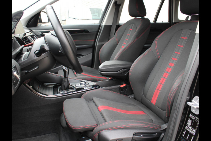 BMW X1 sDrive18i Executive | TREKHAAK| ACHTERUITRIJCAMERA | 12 MAANDEN BOVAG GARANTIE |