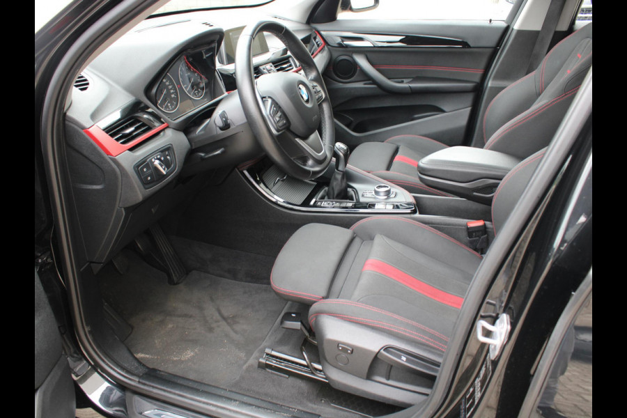 BMW X1 sDrive18i Executive | TREKHAAK| ACHTERUITRIJCAMERA | 12 MAANDEN BOVAG GARANTIE |