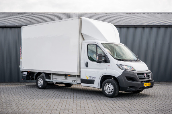 Fiat Ducato 2,3 140PK | Bakwagen met laadklep | 3-Zits | LED | Cruise | Airco