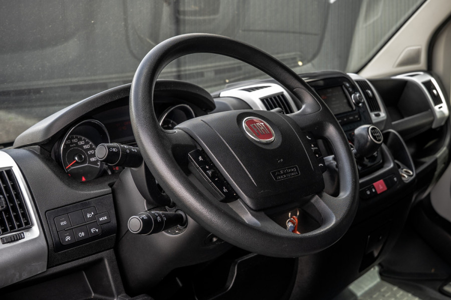 Fiat Ducato 2,3 140PK | Bakwagen met laadklep | 3-Zits | LED | Cruise | Airco