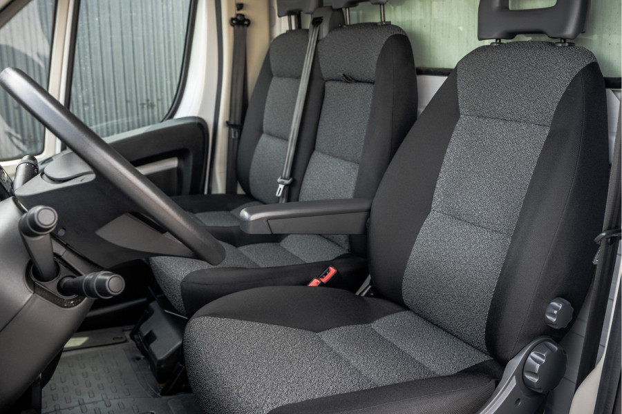 Fiat Ducato 2,3 140PK | Bakwagen met laadklep | 3-Zits | LED | Cruise | Airco