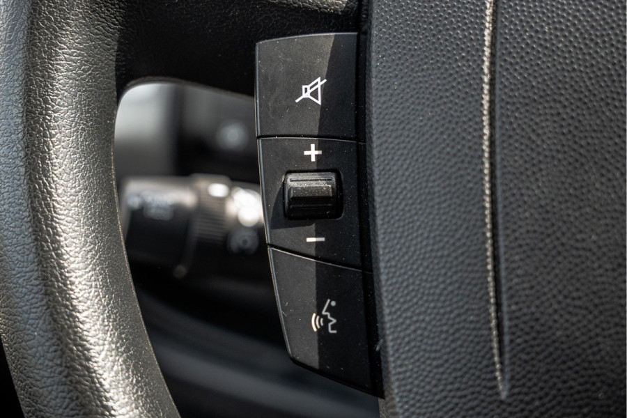 Fiat Ducato 2,3 140PK | Bakwagen met laadklep | 3-Zits | LED | Cruise | Airco