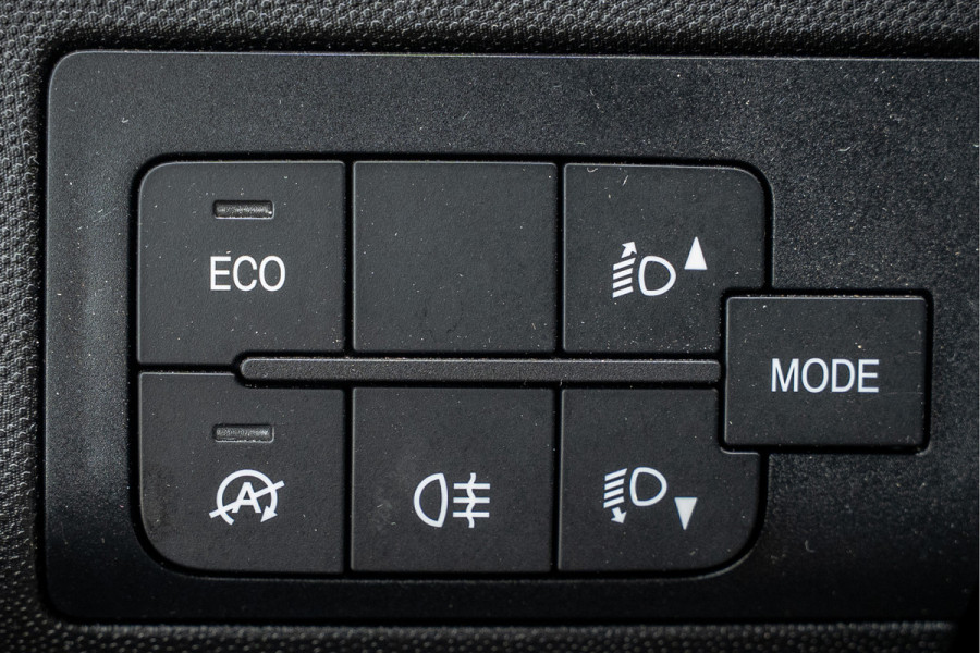 Fiat Ducato 2,3 140PK | Bakwagen met laadklep | 3-Zits | LED | Cruise | Airco