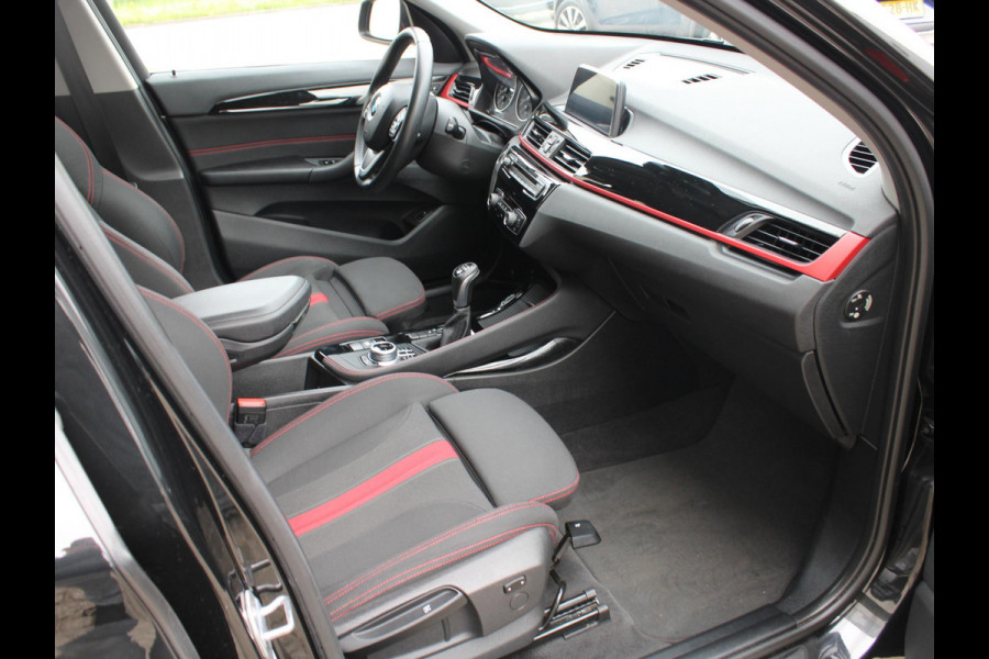 BMW X1 sDrive18i Executive | TREKHAAK| ACHTERUITRIJCAMERA | 12 MAANDEN BOVAG GARANTIE |