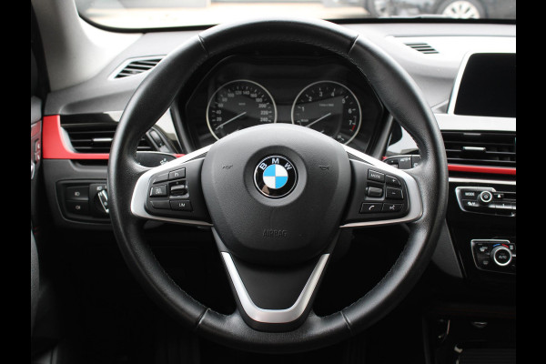 BMW X1 sDrive18i Executive | TREKHAAK| ACHTERUITRIJCAMERA | 12 MAANDEN BOVAG GARANTIE |