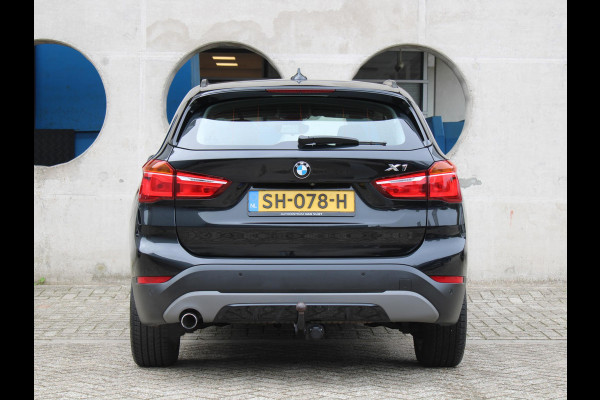 BMW X1 sDrive18i Executive | TREKHAAK| ACHTERUITRIJCAMERA | 12 MAANDEN BOVAG GARANTIE |