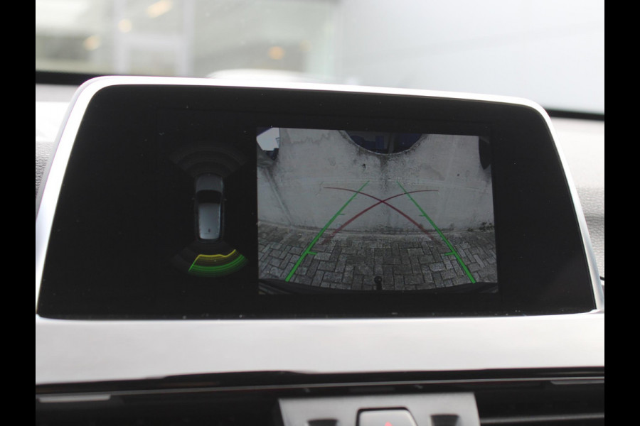 BMW X1 sDrive18i Executive | TREKHAAK| ACHTERUITRIJCAMERA | 12 MAANDEN BOVAG GARANTIE |