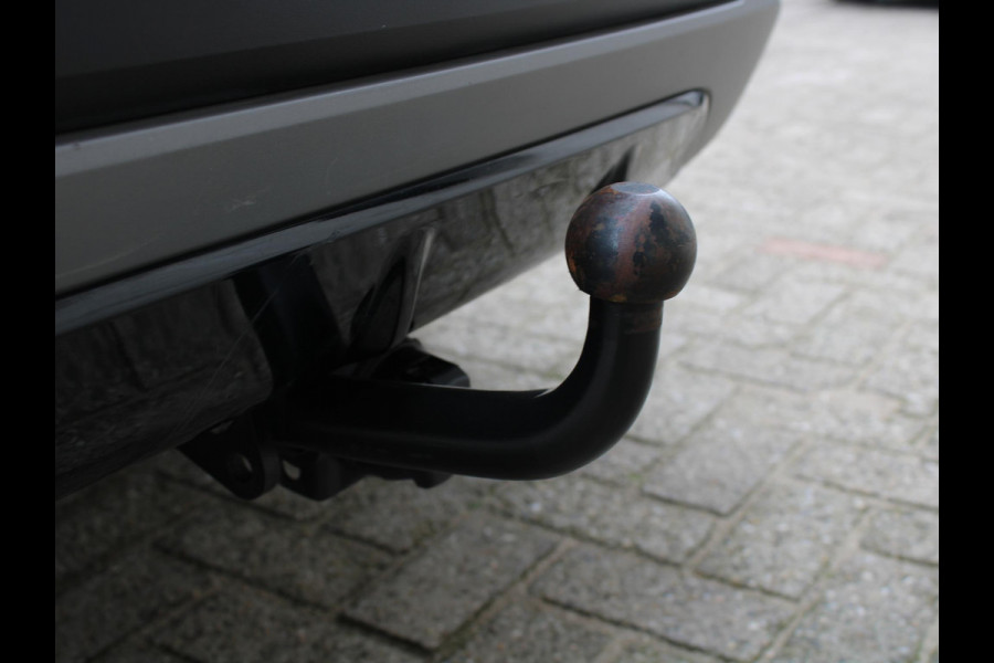 BMW X1 sDrive18i Executive | TREKHAAK| ACHTERUITRIJCAMERA | 12 MAANDEN BOVAG GARANTIE |