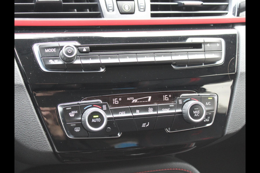 BMW X1 sDrive18i Executive | TREKHAAK| ACHTERUITRIJCAMERA | 12 MAANDEN BOVAG GARANTIE |