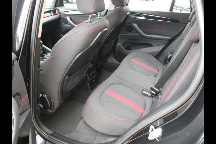 BMW X1 sDrive18i Executive | TREKHAAK| ACHTERUITRIJCAMERA | 12 MAANDEN BOVAG GARANTIE |