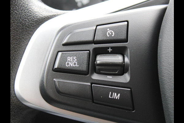 BMW X1 sDrive18i Executive | TREKHAAK| ACHTERUITRIJCAMERA | 12 MAANDEN BOVAG GARANTIE |