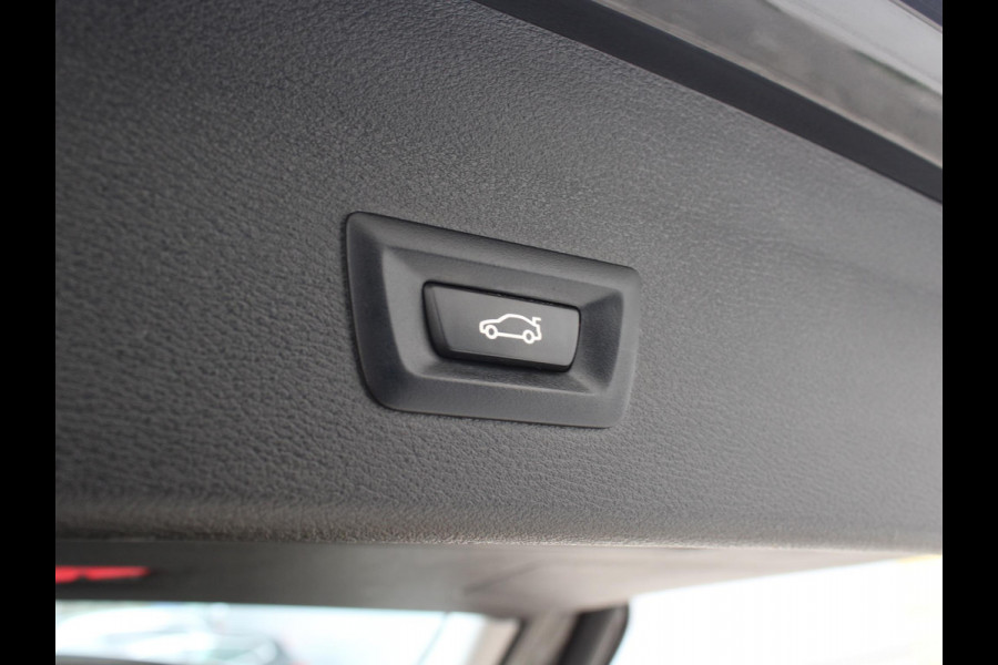 BMW X1 sDrive18i Executive | TREKHAAK| ACHTERUITRIJCAMERA | 12 MAANDEN BOVAG GARANTIE |