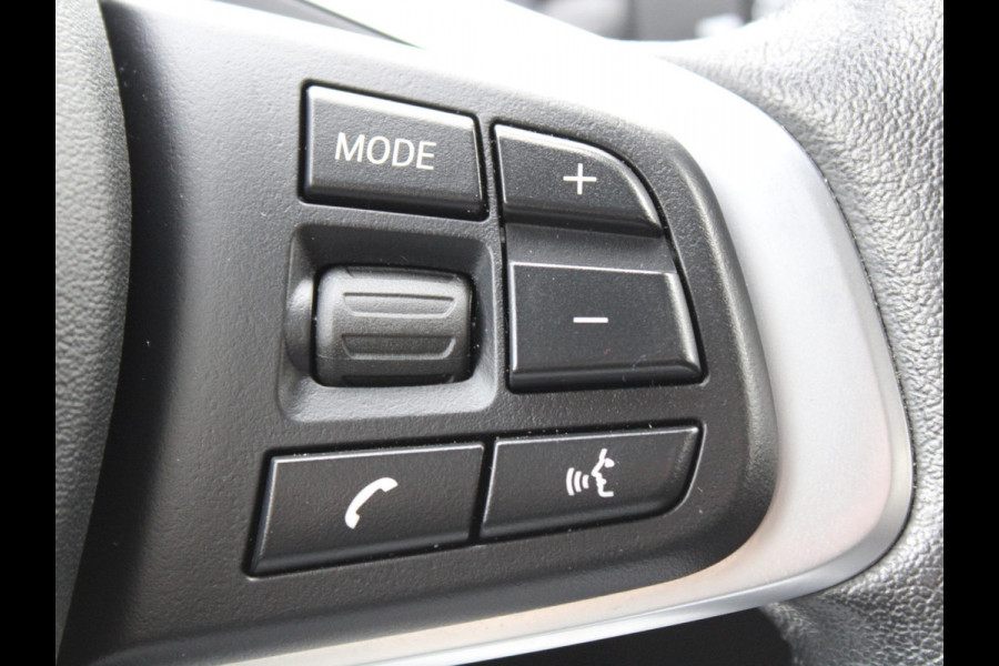 BMW X1 sDrive18i Executive | TREKHAAK| ACHTERUITRIJCAMERA | 12 MAANDEN BOVAG GARANTIE |