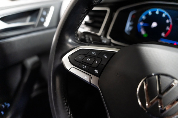 Volkswagen Taigo 1.5 TSI R-Line DSG PANO IQ