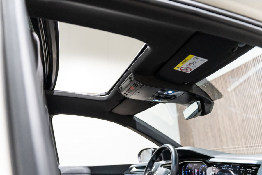 Volkswagen Taigo 1.5 TSI R-Line DSG PANO IQ