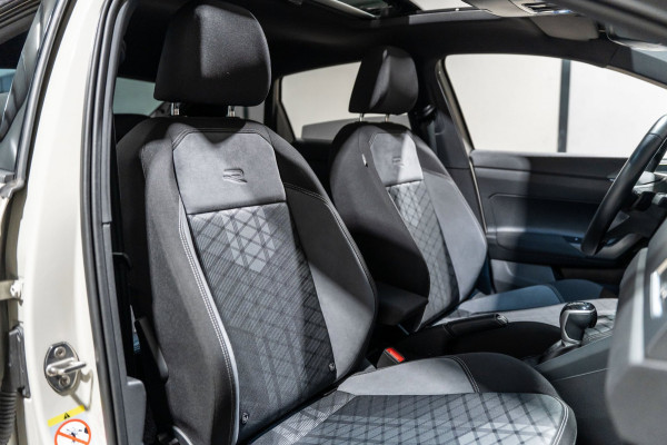 Volkswagen Taigo 1.5 TSI R-Line DSG PANO IQ