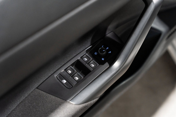 Volkswagen Taigo 1.5 TSI R-Line DSG PANO IQ