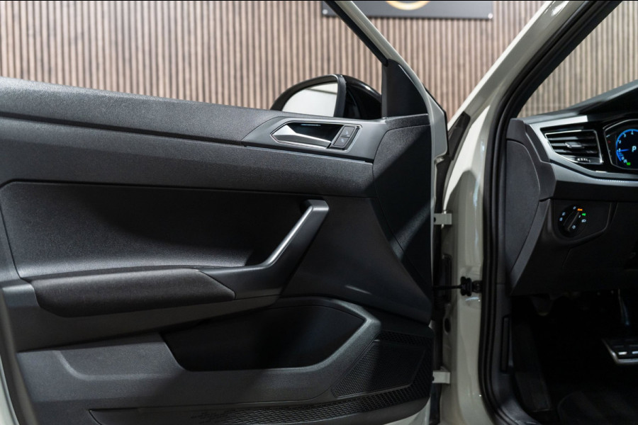 Volkswagen Taigo 1.5 TSI R-Line DSG PANO IQ