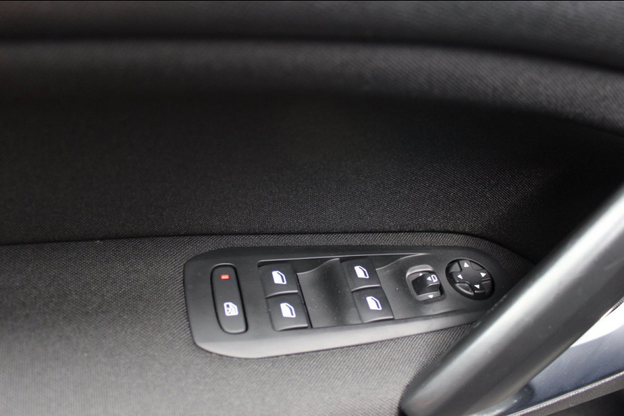 Peugeot 308 SW 1.2 PureTech Blue Lease Executive